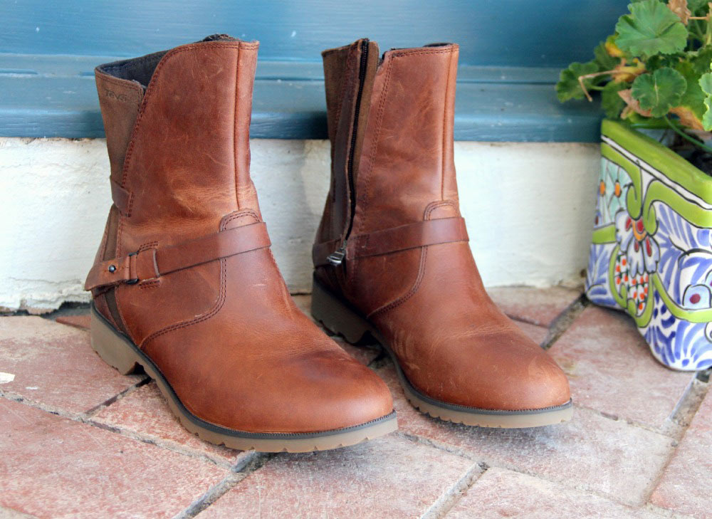 teva leather boots